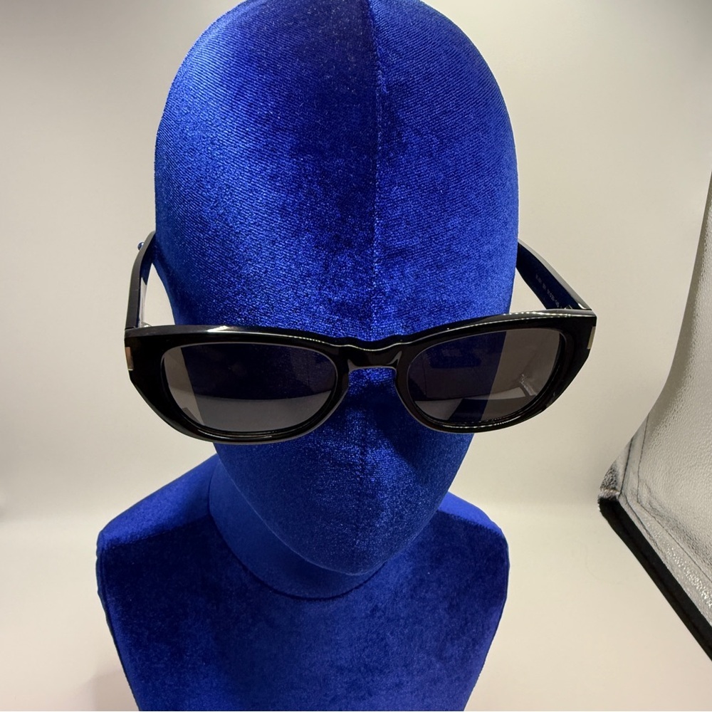 NEW Yves Saint Laurent Black Sunglasses - Picture 10 of 11
